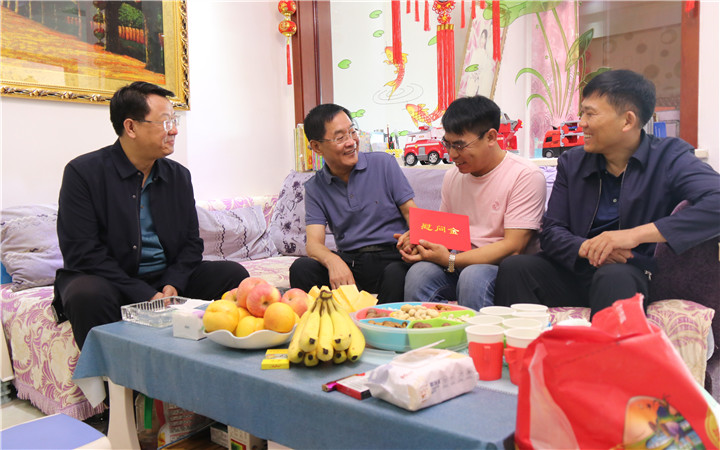 張文龍 鎮(zhèn)城底1孫永茂_副本.jpg